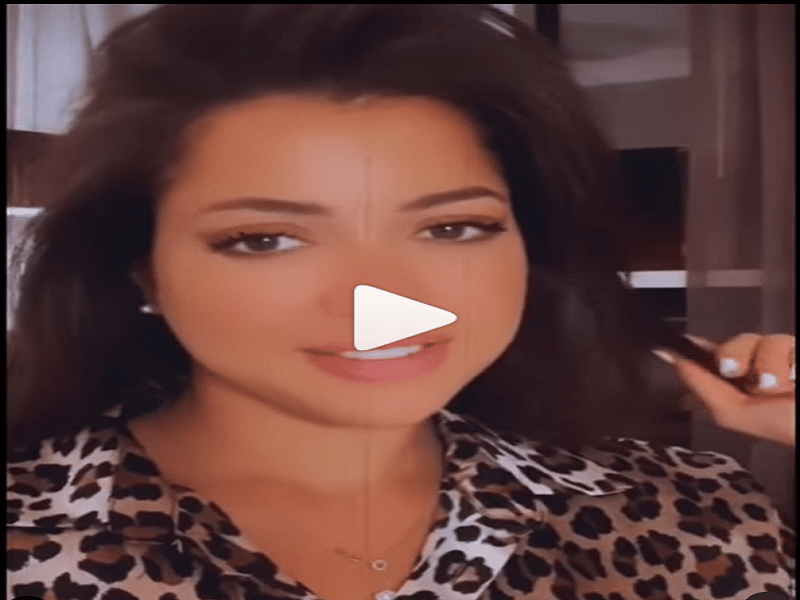 من غرفتها .. شاهد مني فاروق دلعت الشباب بالبجامة التايجر