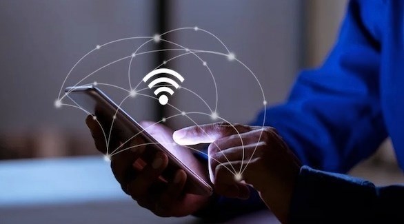 ميزة رائعة على أندرويد تتيح لك مشاركة واي فاي بدون كلمة مرور