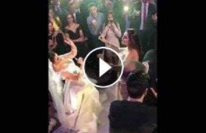 نميمة الفن: أخت العروسة الدلوعة تتحدي اشهر راقصة بهز صدرها العارم والمعازيم :غلبتي صافيناز وسما المصري..اتفرج