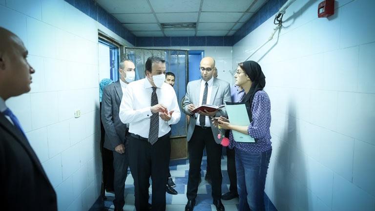 وزير الصحة في زيارة مفاجئة لمستشفى بولاق.. وإحالة المدير للت