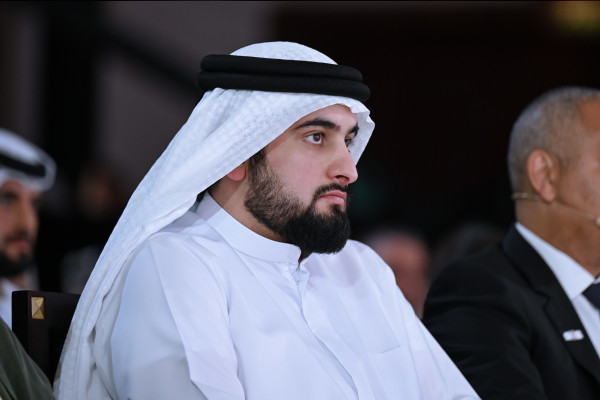 وكالة أنباء الإمارات - بحضور أحمد بن محمد. رئيس "سي إن بي سي" الدولية يؤكد محورية دور العنصر البشري في قطاع الأخبار حتى في عالم تقوده التكنولوجيا