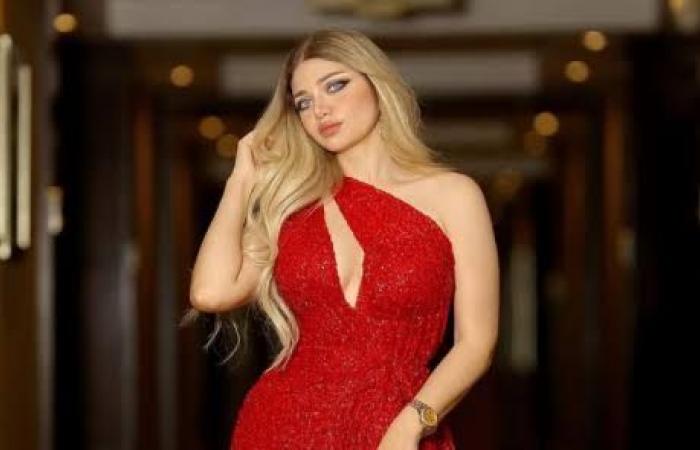 ياسمين الخطيب… بإطلالة جريئة وفستان مكشوف تستمر في إثارة الجدل .. شاهد الان