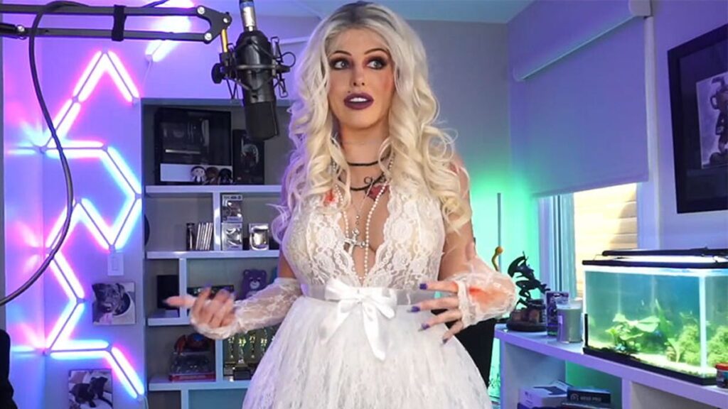 يُظهر غاسل تم ضبطه في TwitchCon ندبة الجراحة