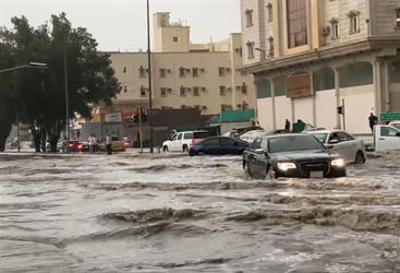 أخبار 24 | رغم تعليق الدراسة.. إدارات مدارس بجدة تجبر معلميها على الحضور
