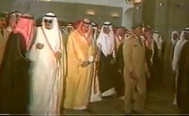 أخبار 24 | فيديو تاريخي للملك فهد والملك سلمان خلال افتتاح مسجد قباء بعد توسعته