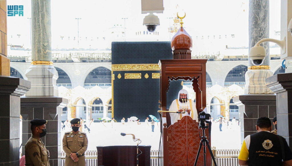 السعودية.. السديس يشن هجوما لاذعا على "مشاهير وسائل التواصل" في خطبة الجمعة