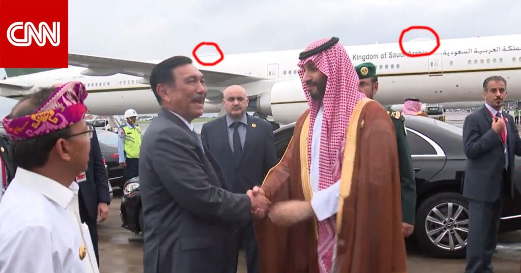 السعودية.. تداول لحظة مغادرة محمد بن سلمان لإندونيسيا ومغردة تسأل عن أنظمة فوق الطائرة