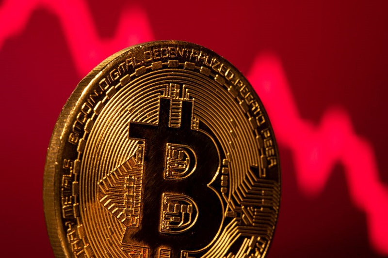 عاجل: انهيار عنيف يعصف بالعملات الرقمية.. 180 مليار تتلاشى في ساعات