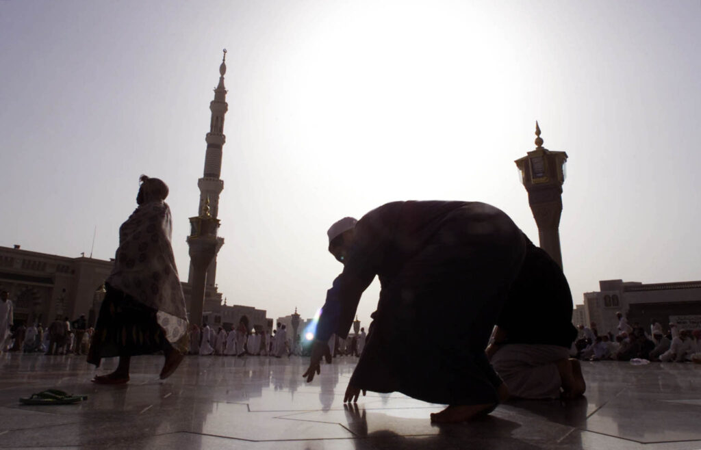 "بالجرم المشهود".. السعودية توقف قاضيا أثناء تسلمه نصف مليون ريال