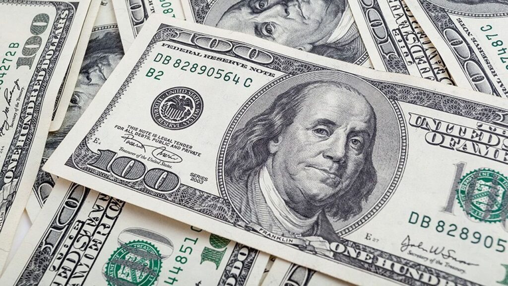 سعر الدولار في سوريا اليوم السبت 5 نوفمبر.. منافسة شرسة مع الليرة التركية