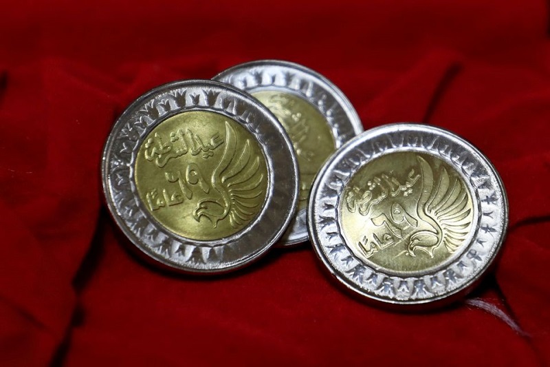 عاجل: قرارات هامة وشيكة للمركزي المصري.. والجنيه يكسر مستويات الـ 24.61