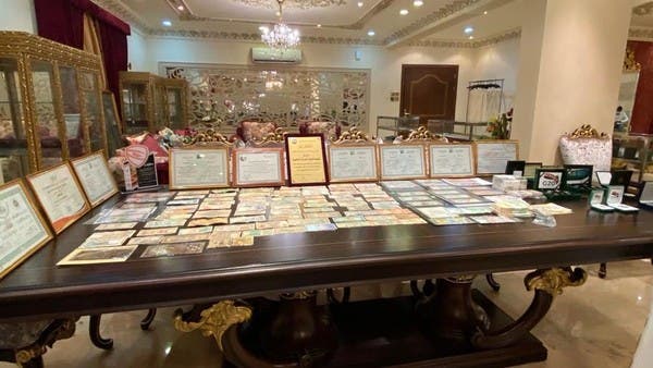 لماذا جمع سعودي 10 آلاف عملة في منزله؟