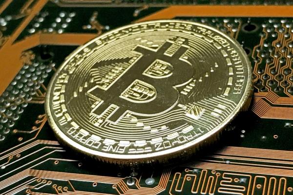 عاجل: منصة العملات الرقمية الشهيرة