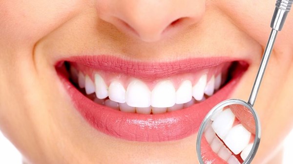 مواد غذائية تحسن صحة الأسنان.. تعرف عليها