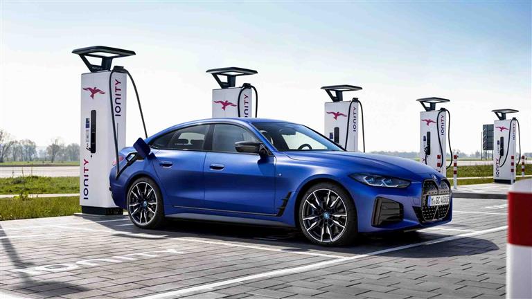 بعد أزمة الطوابير.. بيان مهم من وكيل BMW الجديد في مصر