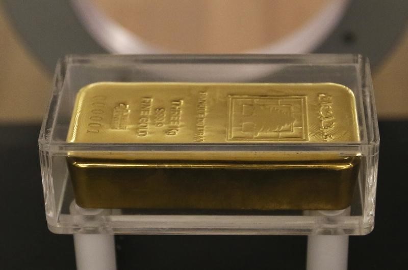 الأب الغني: الذهب سيصعد لـ 3800.. والعملات الرقمية ستختفي ولن تبقى سوى واحدة!