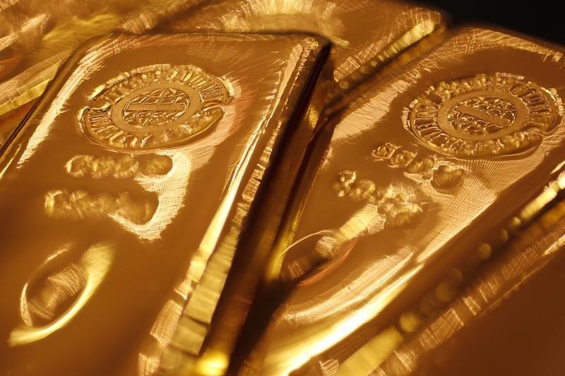 عاجل: الذهب يقفز لمستويات 7 أشهر.. ويتخلى عن الدولار قبل محضر الفيدرالي