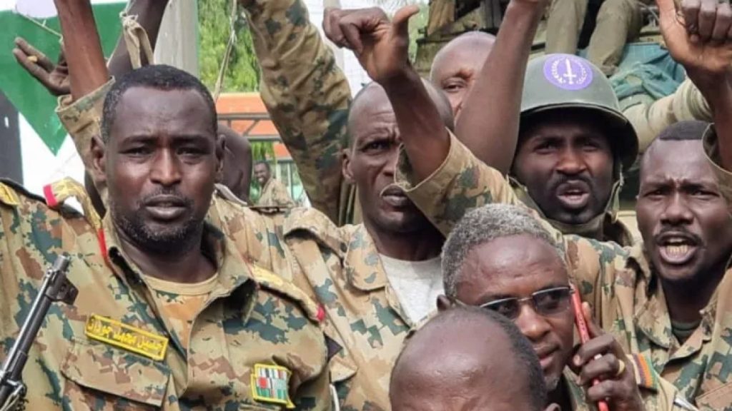 هدوء حذر بالجبهات.. الدفاع السودانية تستنفر متقاعدي الجيش وكل القادرين على حمل السلاح ردا على تجاوزات الدعم السريع | أخبار