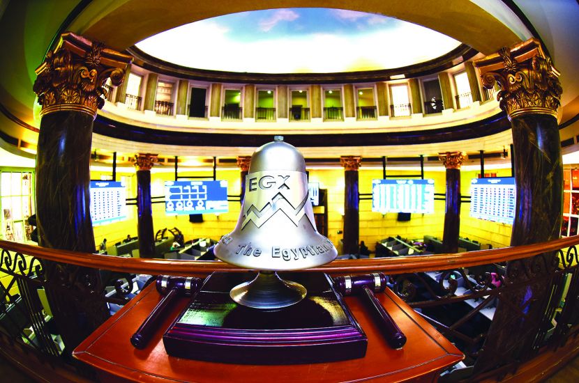 التحوط من التضخم يدفع الأسهم المصرية للاقتراب من مستوى قياسي