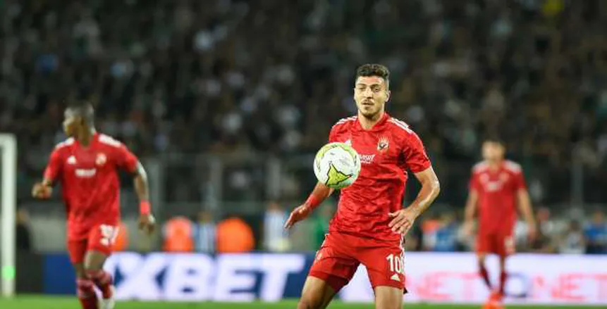 من يفوز بالرقم «10»؟.. صراع ثلاثي على قميص محمد شريف في الأهلي