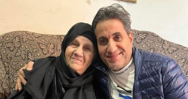 تدهور الحالة الصحية لوالدة أحمد شيبة.. وحفيدها يطلب الدعاء لها (فيديو)