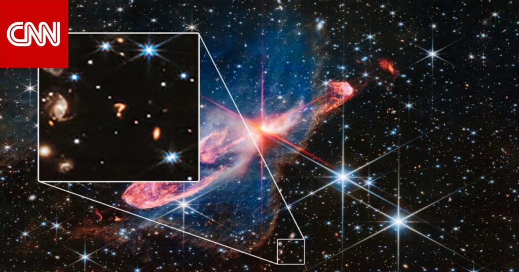 تلسكوب ناسا يرصد جسمًا كونيًا على شكل "علامة استفهام" في الفضاء.. ما سر ظهوره؟
