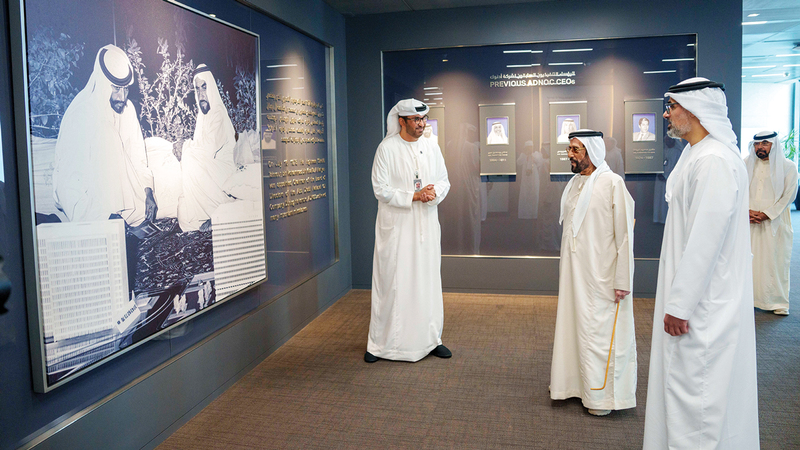 خالد بن محمد بن زايد يستقبل طحنون بن محمد في «أدنوك»