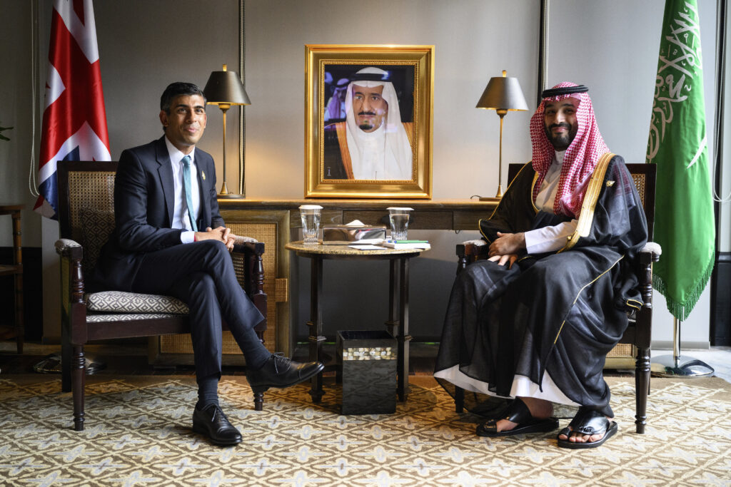رئيس حكومة بريطانيا وولي العهد السعودي يتفقان على الاجتماع قريبا
