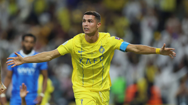 رونالدو وبنزيما يقودان التشكيل المثالي لكأس الملك سلمان