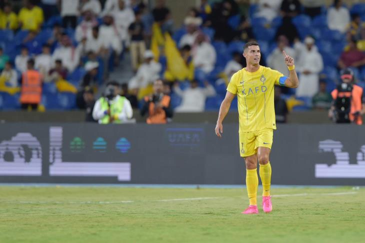 رونالدو يغيب عن لقاء جيرارد.. تشكيل قمة الاتفاق والنصر في الدوري السعودي