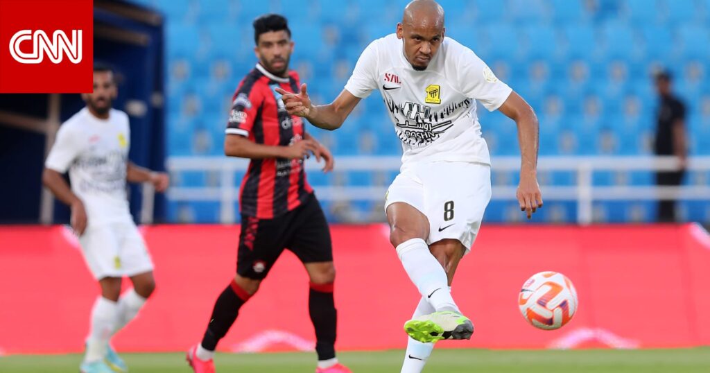 ساعة "روليكس".. إعلامي سعودي يُقدم هدية ثمينة للاعب اتحاد جدة وسط تفاعل واسع