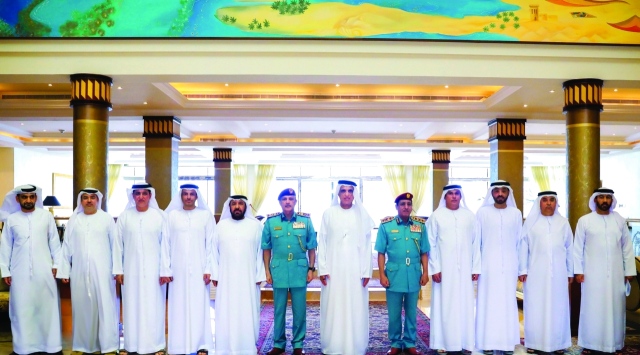 سعود بن صقر يستقبل ضباطاً متقاعدين