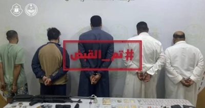 شاهد.. فيديو "تم القبض" على عدد من مرتكبي الجرائم ومهربي المخدرات.. والكشف عن جنسياتهم وما عثر عليه بحوزتهم