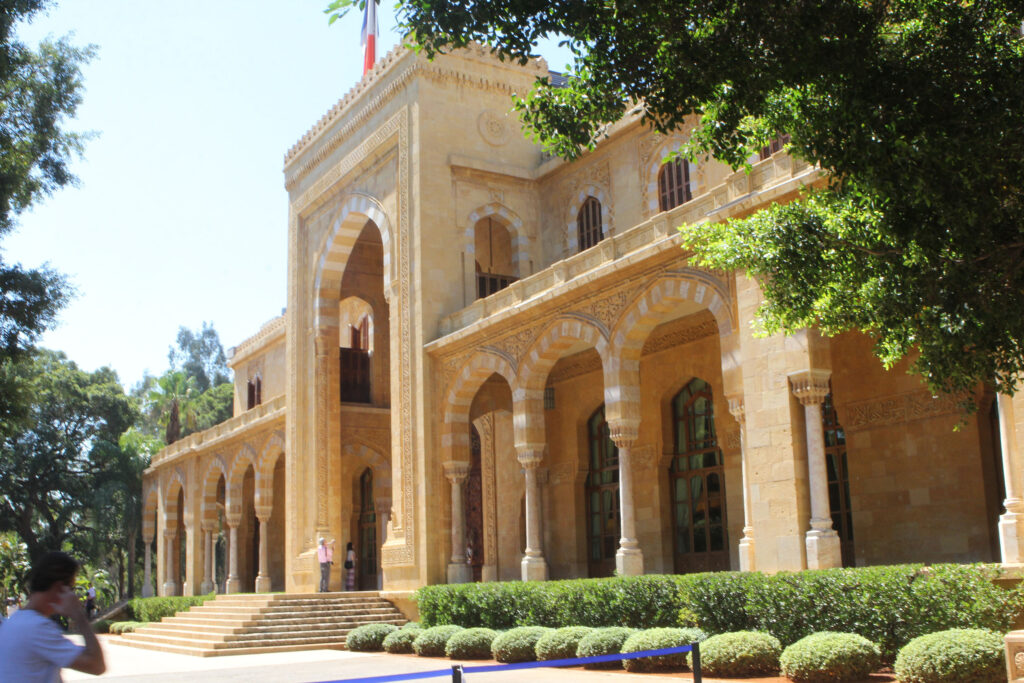 ظرف من السفارة الفرنسية الى مجلس النواب...ماذا يتضمّن؟