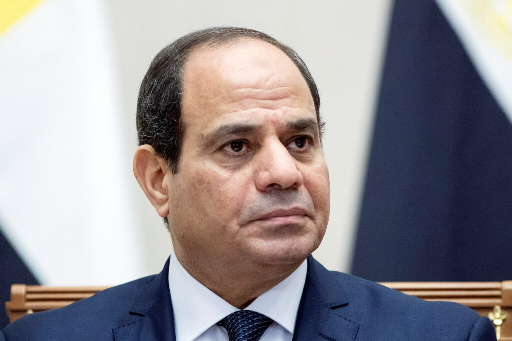 "عبء علينا".. السيسي يتحدث عن سبب "قطع الكهرباء" في مصر