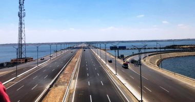 قطار التنمية يستأنف رحلة تطوير مطروح.. إنشاء الطريق الدولى الساحلى ومحور الشهيد مفتاح العشيبى