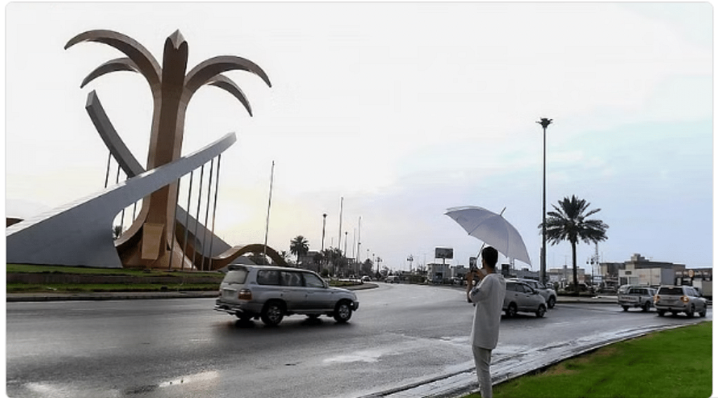 «قوات أمن الطرق» تنبه قادة المركبات من أمطار ورياح بتبوك