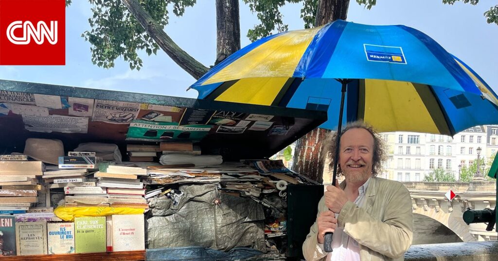 "لدواعي أمنية".. قرار قد يطوي 450 عامًا من تاريخ أكشاك الكتب الباريسية