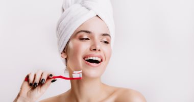 مشروب شائع يتسبب فى رائحة الفم الكريهة