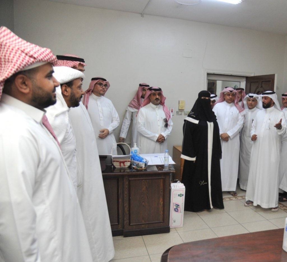 منال اللهيبي تنفذ أول زيارة لها على مدارس ومكاتب «تعليم جدة» - صحيفة عكاظ | Okaz Newspaper