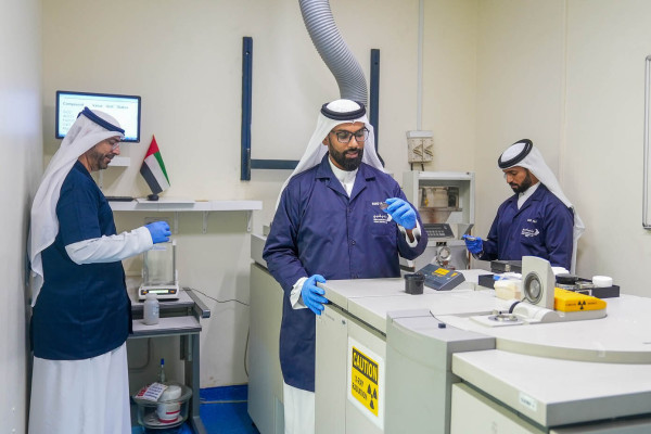 وكالة أنباء الإمارات - بلدية دبي تستخدم روبوتات الذكاء الاصطناعي لفحص مواد البناء